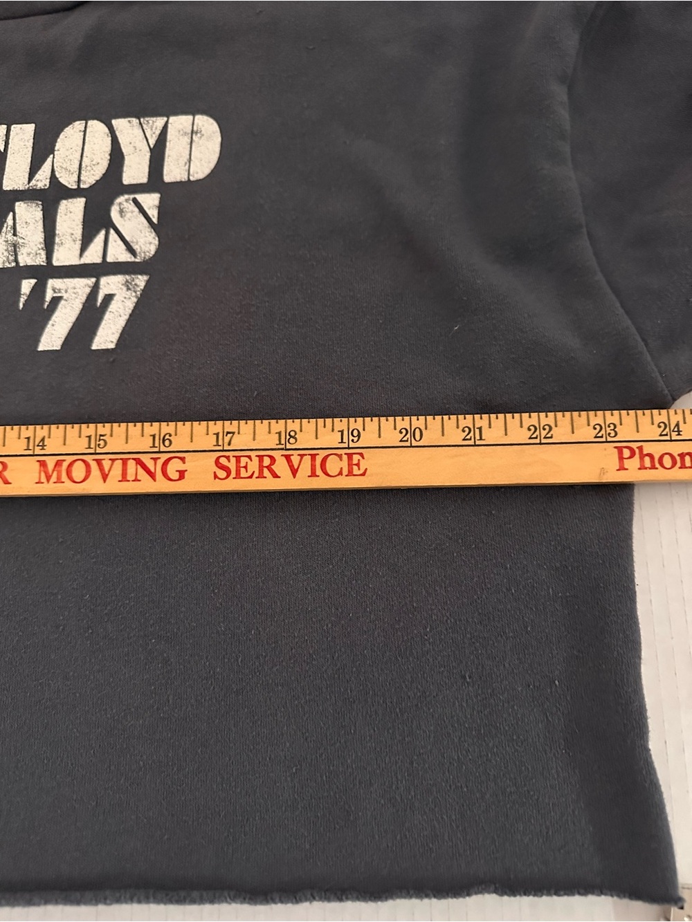 Pink Floyd Black Cropped Tour Sweatshirt with White Graphic - Picture 4 of 6